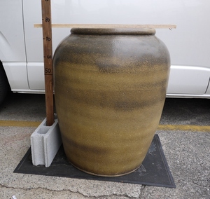 つぼ焼いも可【大壷】　古物色　壺　水がめ　サイズ高76cm 　陶器　現品限り！かわいい！