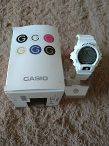 美品！！G-SHOCKミニ　Gショック☆ デジタル 腕時計　時計　ウォッチ　カシオ　CASIO　レディース　キッズ　白　ホワイト