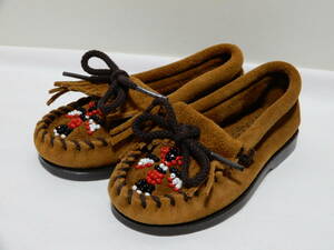 Minetonka/ミネトンカ（USA）　キッズ　インデアンモカシン　スエード（牛皮革）　ビーズ飾り　子供靴　US7（13㎝）　未使用
