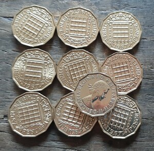 1967年英国3ペニーコイン 10枚イギリス3ペンスブラス美物エリザベス女王