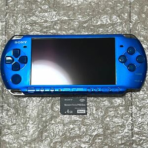 〈準美品・画面無傷・動作確認済み・最終型〉PSP-3000 本体 バイブラントブルー＋メモリースティック 4GB PlayStation Portable 薄型