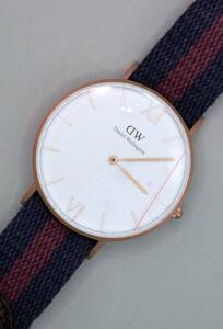 ☆時計 Daniel Wellington (ダニエルウェリントン)☆DW-0551DW☆W文字盤 ユニセックス クォーツ 腕時計☆未使用品・電池交換済『VRW-56』