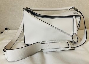 新品同様☆ロエベパズルバッグ☆白ホワイト☆送料無料ミディアムサイズ☆LOEWE PUZZLE BAG