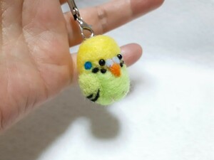 羊毛フェルト ハンドメイド コロコロ　セキセイインコ　グリーンちゃん ストラップ 