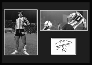 ディエゴ・マラドーナ/Diego Maradona/サッカー/アルゼンチン/バルセロナ/サインプリント証明書付フレーム/BWモノクロ/ディスプレイ(3-3Ｗ)