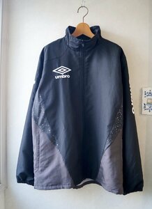 ◆umbro アンブロ　*秋冬　切替デザインジップジャケット　黒　/　メンズL*　古着のgplus広島 2310t2