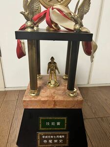 大相撲　三賞トロフィー　敢闘賞　技能賞　殊勲賞　優勝　横綱　大関　サンクチュアリ　すもう　スモウ　千代の富士　白鵬　大鵬　寺尾