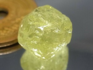 12.47ct 新品・非加熱未処理・大粒サイズ・透明感のある宝石品質の天然ライトグリーンマリガーネット原石 アフリカ・マリ共和国産