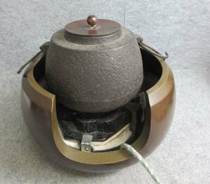 風炉釜 [B32664] 釜の高さ18cm 直径20cm 鉄製 釜 銅製 風炉 電熱器付き 茶道具