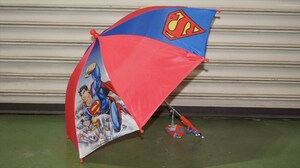 SUPERMAN フライ デザイン 子供用傘 持ち手がフィギュア DCコミックス キッズ アメコミ キャラクター 雑貨[未使用品]