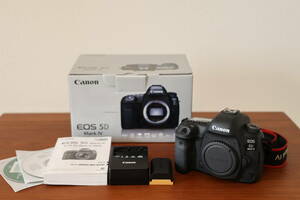 Canon キャノン　EOS ５D　MarkⅣ　ボディー　一眼レフカメラ