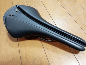 フィジークサドル　アンタレスR3 ANTARES VERSUS EVO R3 139ミリ