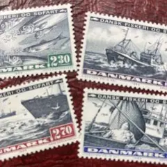 51475セール2点限り　外国切手未使用　デンマーク発行凹版漁業4種揃船舶魚