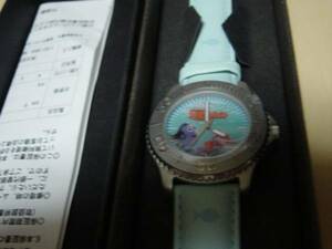 珍品　デザイン　DISNEY　NEMOの腕時計　ケース付　未使用品