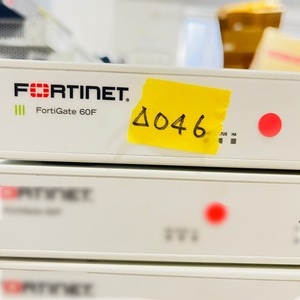 △046【通電OK】FORTINET FortiGate 60F FG-60F ファイアウォール セキュアSD-WAN FortiOS FortiConverter FortiGuard SOCプロセッサ NGFW