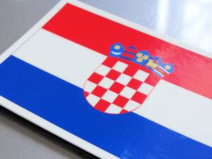 ■_クロアチア国旗ステッカー Ｓサイズ 5x7.5cm 2枚セット■Croatia 即買 耐水 ヨーロッパ シール スーツケースに！海外旅行 EU