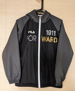 春先に 美品　★ FILA 中綿入り 薄手 ナイロン ジャンパー 150サイズ 黒 ★グレー スポーツ トレーニングウエア 体温調節 サッカー テニス 