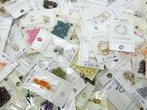 Y942Yちょる【ハンドメイド】未使用品 アクセサリーパーツ ビーズなど まとめて大量セット 250包以上 マテリアルリンク belly belly 金具