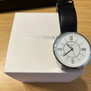 ISSEY MIYAKE 腕時計 箱ケース 取り扱い説明書全てあり　中古品