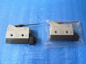 未使用品と中古品の2個セット OMRON セミコンパクト封入スイッチ D4MC-1000 