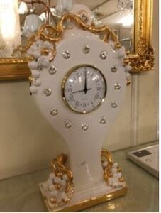 イタリア輸入爽やかなホワイトゴールド色置時計