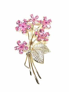 Rhinestone Brooch 566