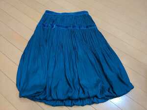 バルーン　青スカート