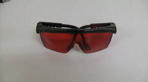 F012116 レーザー保護メガネ 赤色