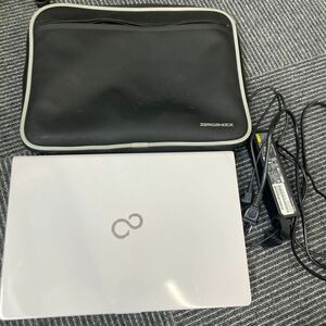 ●FUJITSU ノートパソコン LIFEBOOK SH90/ X ホワイト ケース付き