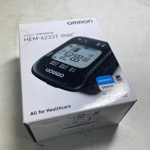 K204-122 未使用品 オムロン HEM-6233T 手首式血圧計 /OMRON 送料520円