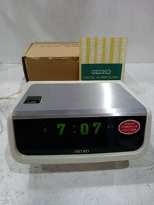 SEIKO DL401 セイコー デジタルアラームクロック 白 目覚まし時計 ISHIOKA SEIKO DIGITAL CLOCK 昭和レトロ 現状品