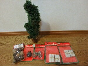 ☆ミニクリスマスツリー　オーナメント　各種　いろいろ　まとめて　セットで　飾り　松ぼっくり　ミニサイズ　約35cm程　