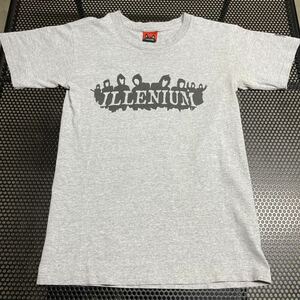 USA製 ILLENIUM skate 半袖 プリント Tシャツ グレー Sサイズ プリントTシャツ