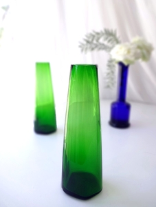 フィンランド製◆限定色　Iittala × Issey Miyake Vase Glass EMERALD イッタラ イッセイミヤケ フラワーベース エメラルド グリーン 花瓶