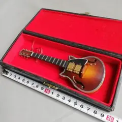 ①ギター　ミニチュア楽器　木製　長さ16cm