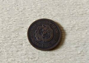 　2銭銅貨　　明治14年　　送料無料　　（9933）日本　古銭　貨幣　菊の紋章　骨董品　ポイント　近代　コイン　お金