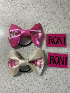 RONI ロニィ ストラップ付き エナメル リボン ヘアゴム 2点セット ピンク&アイボリー/大きさ15×10/大きなリボンヘアゴム/ダンス衣装