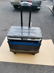 新品★釣楽工房製品へら鮒釣り用キャリアバック、青色、長さ51cm 、高さ50cm、トレー有り、(キャスターを含む)、奥28cm