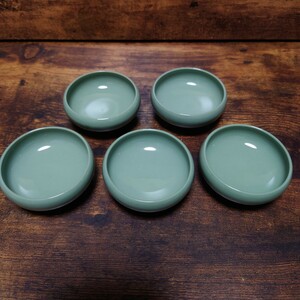 薄萌葱色の小鉢　5個セット 直径約7cm 陶器 しょうゆ皿 小皿 豆皿 昭和レトロ 素紋 青磁小皿