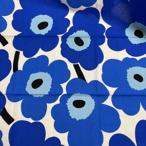 marimekko マリメッコ生地 未使用　ハギレ　大きい花柄　70㌢×50㌢