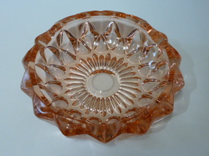 昭和レトロ　灰皿　アッシュトレイ　ピンク ガラス　アンティーク　ディスプレイ　什器　プレスガラス TOYO