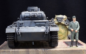 1/35 ドイツ軍 Ⅲ号戦車（E型）1940フランス戦線・ベース＋搭乗員フィギュア×1体セット 制作完成品「ベースサイズ162ｍｍ×162ｍｍ」