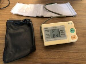 上腕式血圧計 HEM-737 オムロンデジタル自動血圧計 Fuzzy