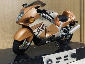 完成品 デアゴスティーニ　ハヤブサ 隼 GSX1300R 1/4スケール HAYABUSA DeAGOSTINI ディアゴスティーニ バイク 組み立て済み