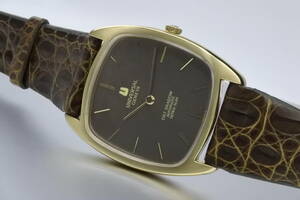 ☆☆☆ROLEX6426より高い 1970年頃製世界有名高級時計 UNIVERSAL GENEVE GILT SHADOW ULTRA-SLIM超薄自動巻紳士腕時計 未使用品 歴史名作