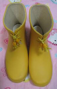 中古品でやや使用感有サイズ22ｃｍ黄色のショート丈長靴レインブーツ紐に劣化あり（画像２）Ken&Winnie男女兼用