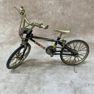 昭和レトロ ミニチュア自転車 模型 BMX ブラック ミニバイク フィギュア アンティーク 高さ約15cm 飾り 置物