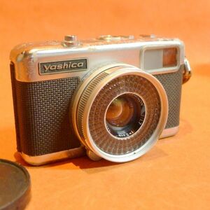 b012 ジャンク品 ヤシカ yashica half17 YASHINON 1:1.7 f=3.2cm ケース付 幅12㎝×高さ7㎝×奥行5.5㎝ /60