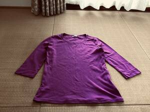 ユニクロ　クルーネック　コットン　Tシャツ　ピンクパープル　美品　UNIQLO　綿１００％　