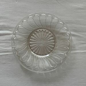 明治～大正 プレスガラス 和ガラス 小皿 菊渦紋 SEISHOSHA キズ Antique pressed glass small dish, early 20th